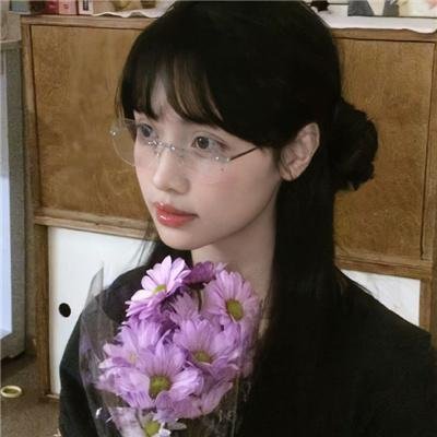 魕